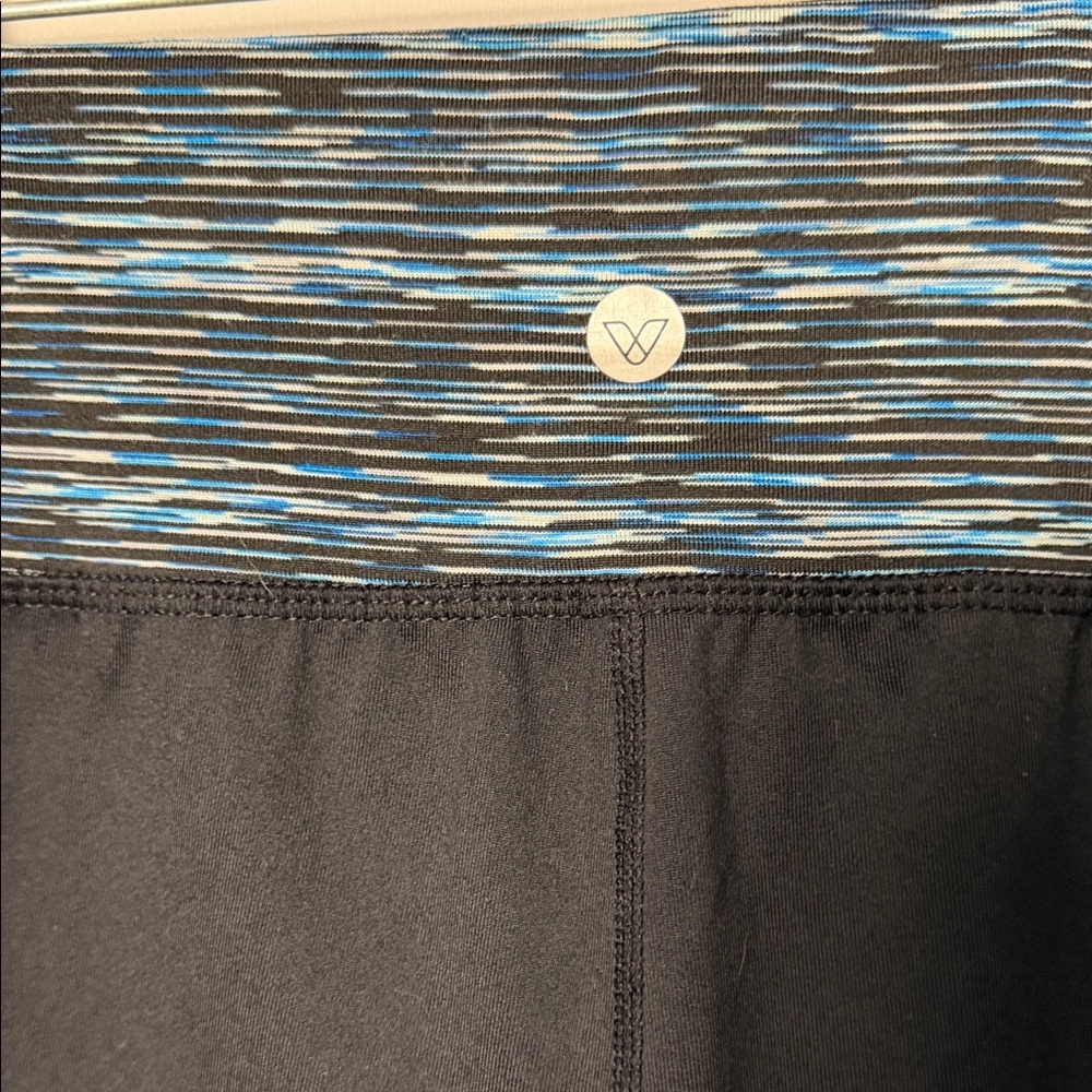 LIVI Lane Bryant Active Black and Blue Patterned High Waist Leggings Size 18/20 - Picture 7 of 8